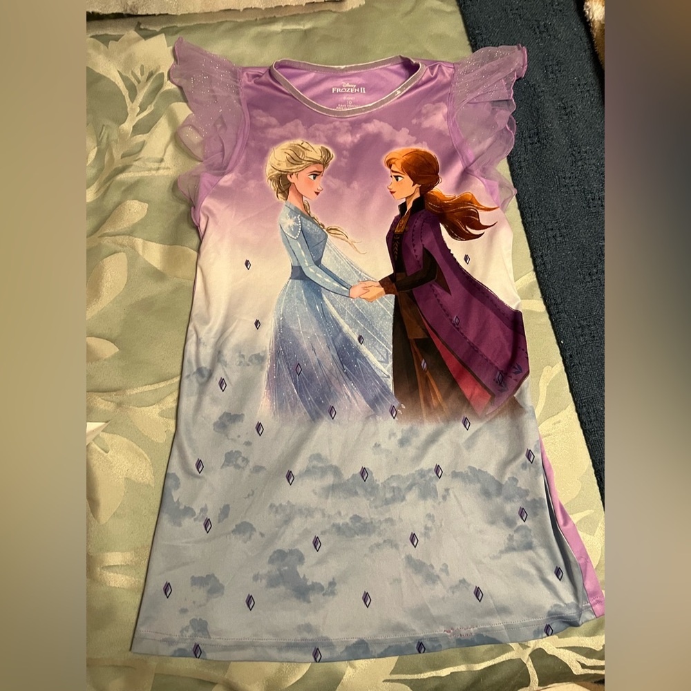 Disney Frozen II purple Elsa and Anna and Nightgown girls size 10